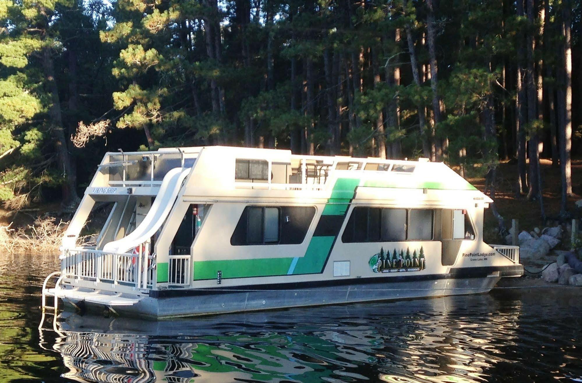 Pine Point Lodge Resort & Motel Crane Lake Exterior photo