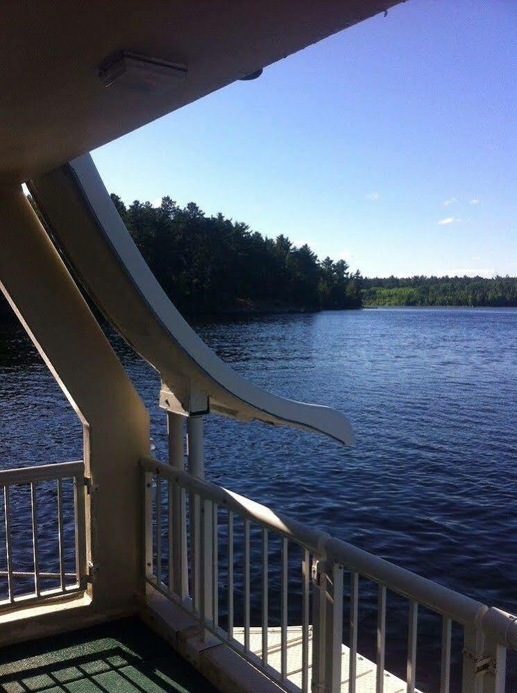 Pine Point Lodge Resort & Motel Crane Lake Exterior photo